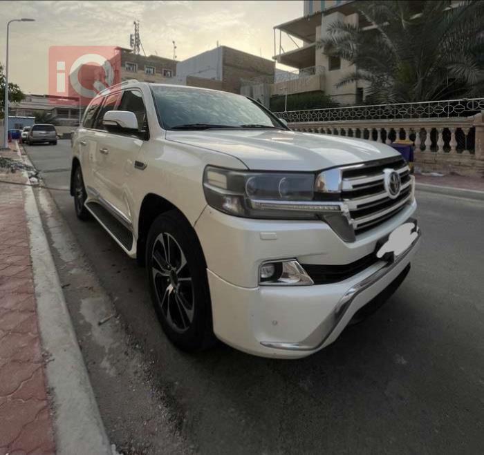 تويوتا لاندكروزر